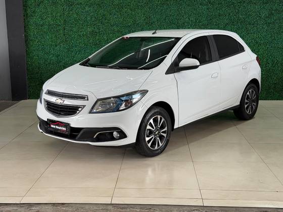 CHEVROLET ONIX 1.4 MPFI LTZ 8V FLEX 4P AUTOMÁTICO CHEVROLET ONIX 1.4 MPFI LTZ 8V FLEX 4P AUTOMÁTICO